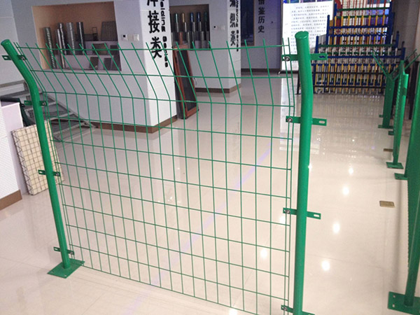 深圳雙邊絲護(hù)欄網(wǎng)圖片2